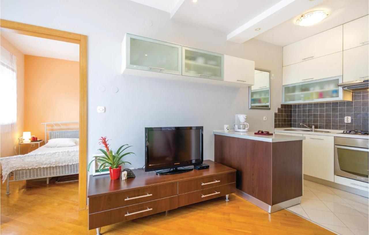 1 Bedroom Amazing Apartment In Rijeka Exterior foto